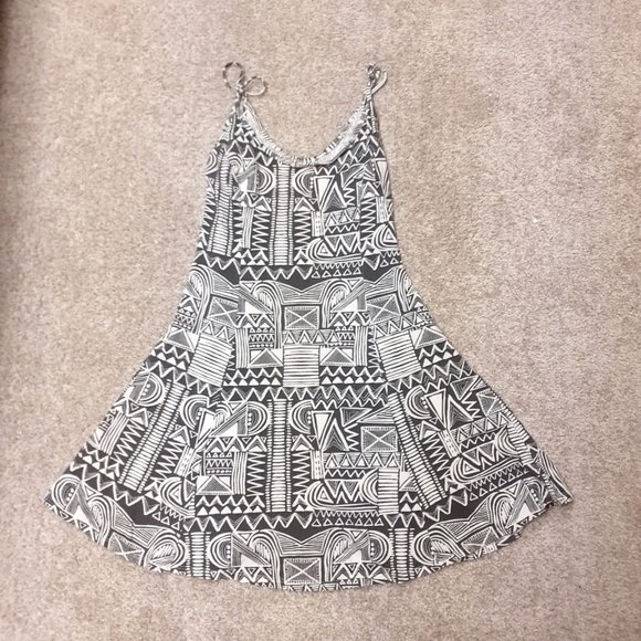 Baby Doll Billabong Dress - Picture 1 of 2